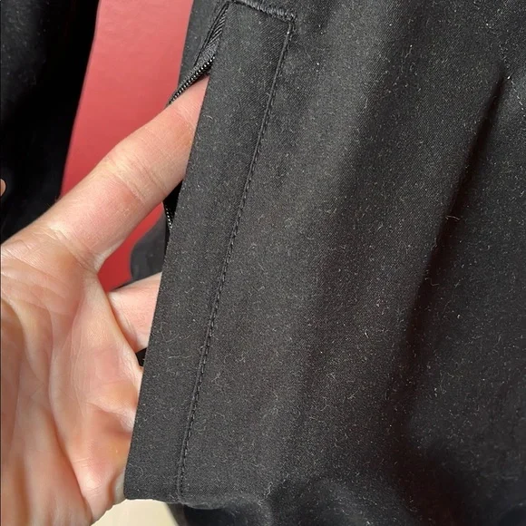 Liz Golf by Liz Claiborne Black V-Neck windbreaker Pullover Top - Picture 12 of 16